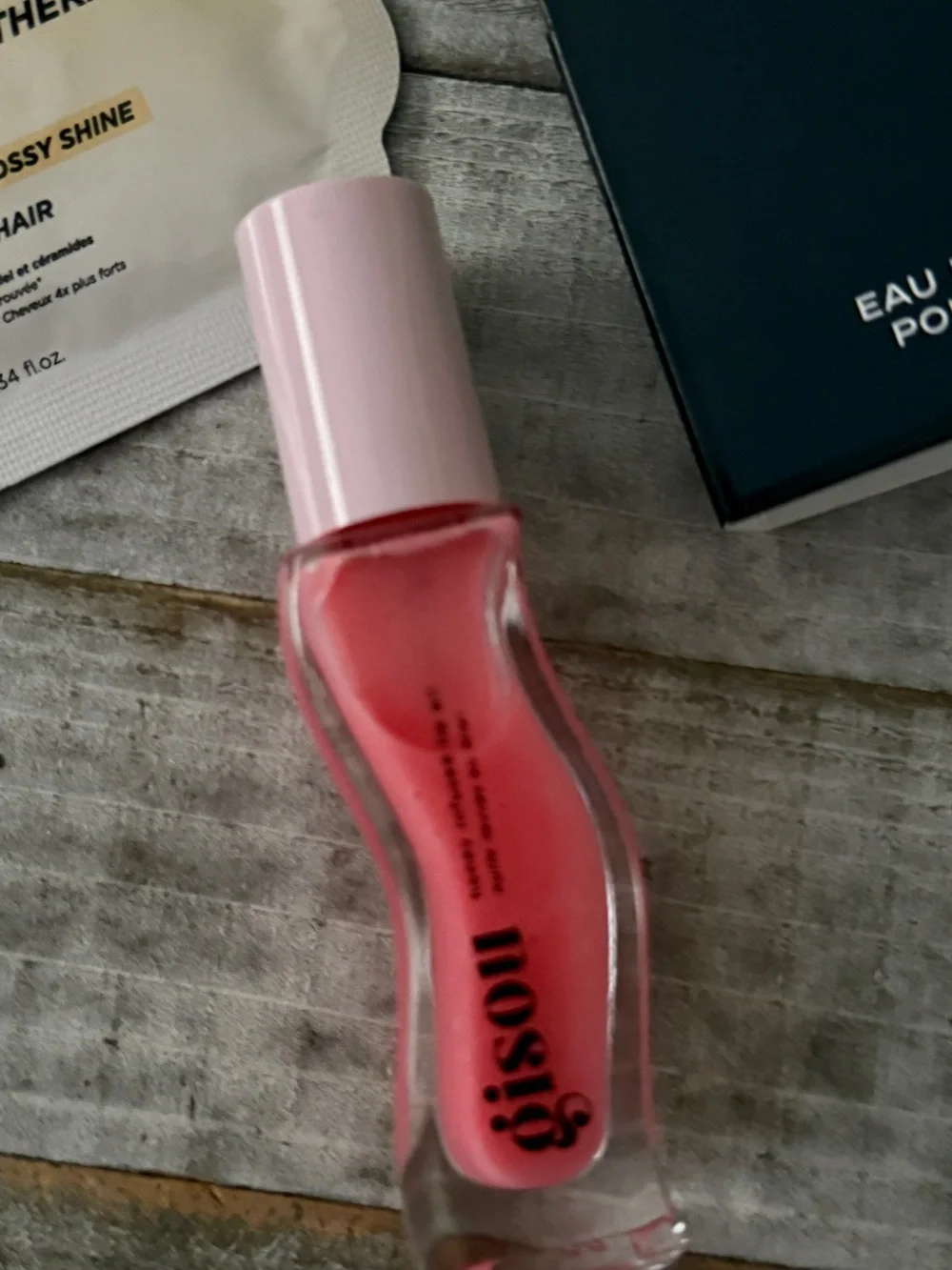 Gisou Pink Lip Oil Gloss - Hydrating Pink Shine